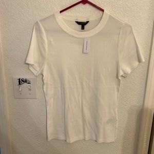 BRAND NEW/NEVER WORN!!’White banana Republic, short sleeve, top size large
